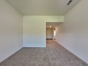 112 Banjo Trl in Newark, TX - Building Photo - Building Photo