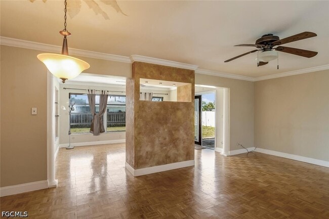 806 N Entrada Dr