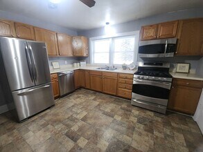 1204 S Jefferson St in Appleton, WI - Building Photo - Building Photo