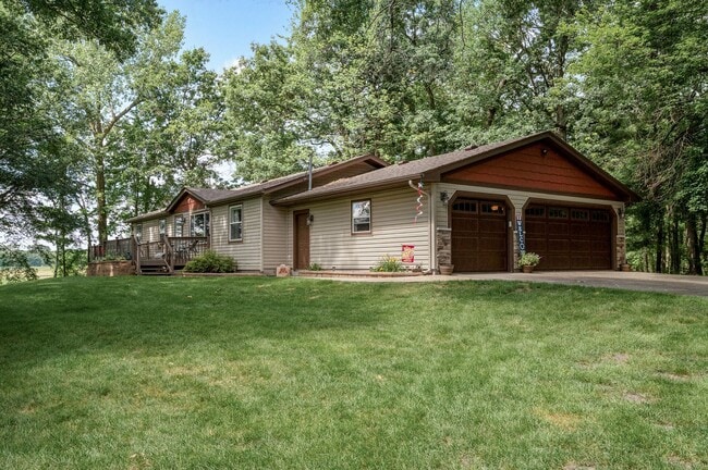 property at 17667 Oakland Dr NE