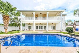 314 Bordeaux Dr in Laredo, TX - Building Photo - Building Photo