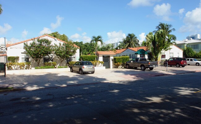 Lenox Manors in Miami Beach, FL - Foto de edificio - Building Photo