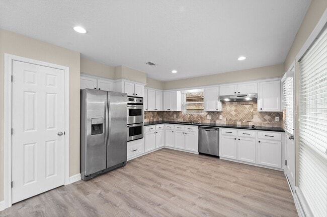 property at 2007 Longstraw Pl