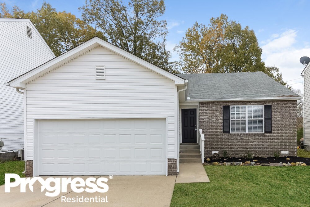 3252 Cain Harbor Dr in Nashville, TN - Building Photo
