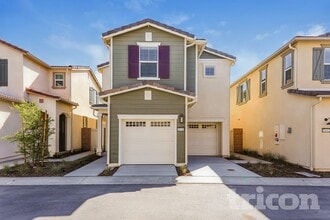 Tricon Winchester in Winchester, CA - Foto de edificio - Building Photo