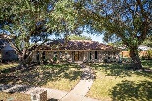 1509 Shannon Ct in Carrollton, TX - Building Photo