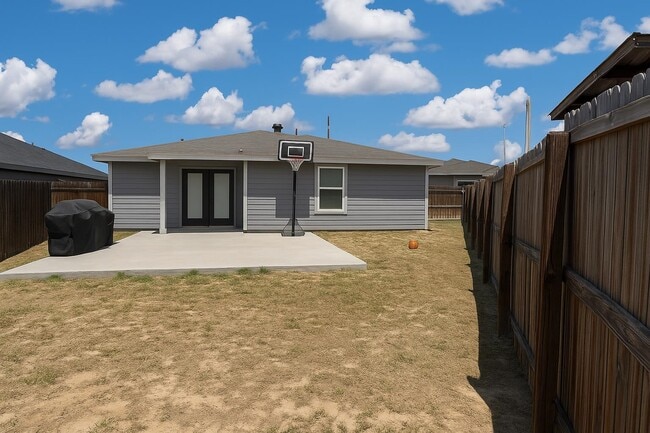 3506 Jose C Santos Dr in Laredo, TX - Building Photo - Building Photo