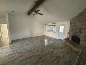 7307 Crystalglen Dr in Houston, TX - Building Photo - Building Photo