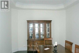 1 Tilsonburg Ave in Brampton, ON - Building Photo - Building Photo