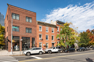 49 Franklin St in Brooklyn, NY - Foto de edificio - Building Photo