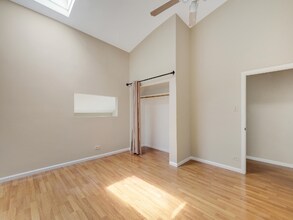 4942 N Sheridan Rd in Chicago, IL - Building Photo - Building Photo