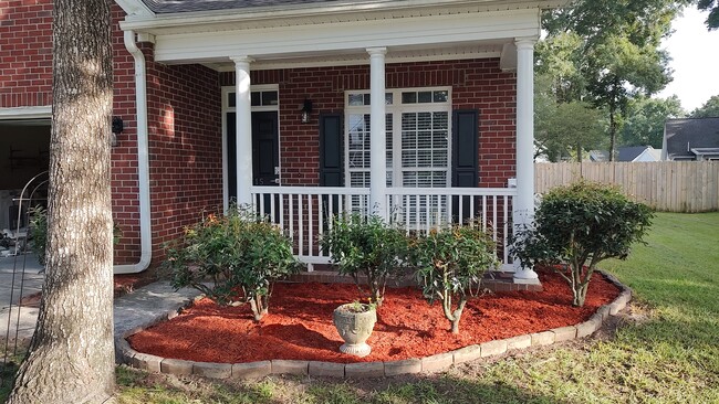 property at 1715 Cranbrook Dr