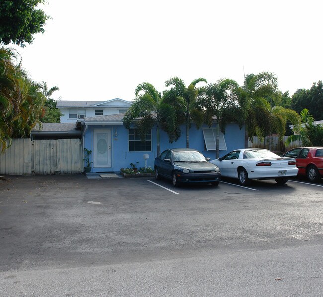 1318 NE 13th Ave in Fort Lauderdale, FL - Building Photo - Building Photo