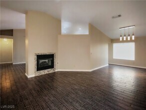 274 Grand Teton Dr in Henderson, NV - Building Photo - Building Photo