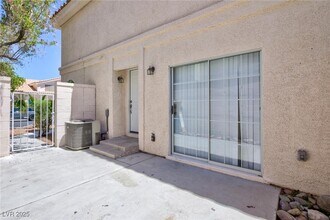 8067 Dorinda Ave in Las Vegas, NV - Building Photo - Building Photo