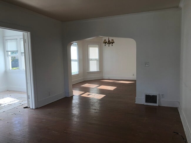 property at 2333 5th St