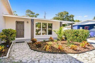 4523 S Gaines Rd in Tampa, FL - Building Photo - Building Photo