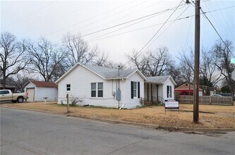 1103 S Willow St in Sherman, TX - Building Photo - Building Photo