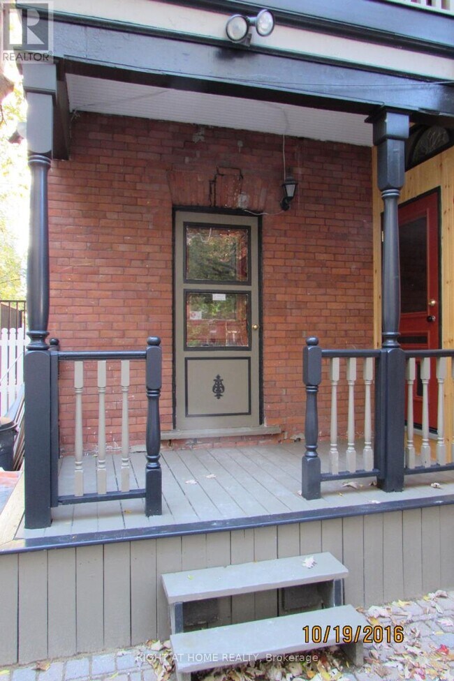 220-220 Lyon St. N in Ottawa, ON - Building Photo - Building Photo