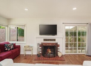 7128 Mammoth Ave in Los Angeles, CA - Building Photo - Building Photo