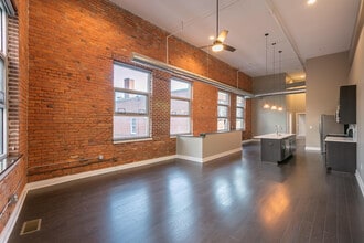 Nickel City Lofts in Buffalo, NY - Foto de edificio - Building Photo