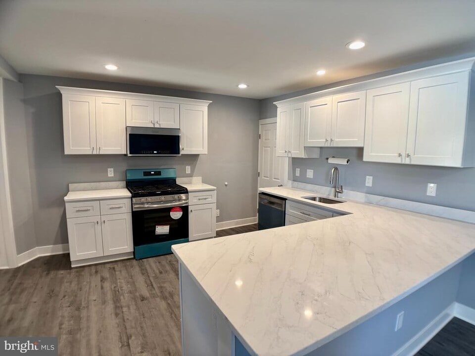 1107 Cinnaminson Ave in Cinnaminson, NJ - Building Photo