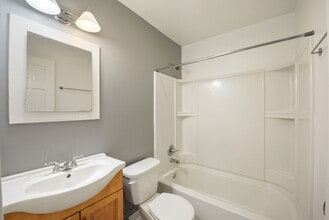 729 E 16th St in Minneapolis, MN - Building Photo - Building Photo