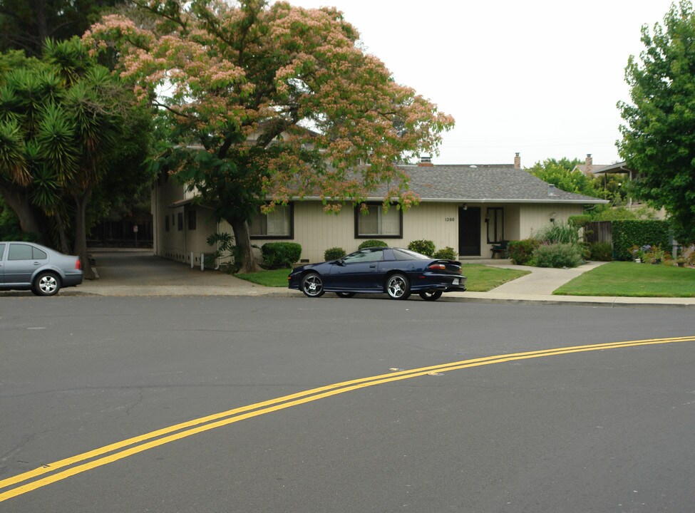 1200 Halford Ave in Santa Clara, CA - Building Photo