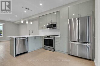 368 Rhonda Stewart Private in Ottawa, ON - Building Photo - Building Photo