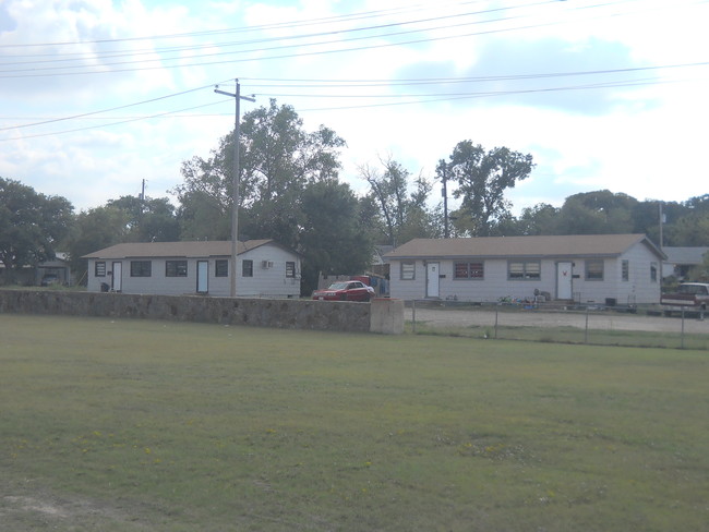 WACO STREET APARTMENTS in Gatesville, TX - Building Photo - Building Photo