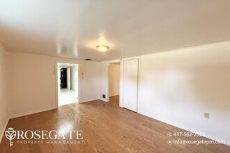 40 Timgren Dr in Toronto, ON - Building Photo - Building Photo