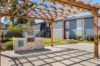 Serena Apartment Homes in Houston, TX - Building Photo - Building Photo