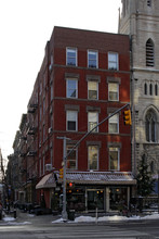 Cafe Blue in New York, NY - Foto de edificio - Building Photo