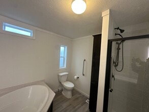 5222 Greenwich Rd in Seville, OH - Building Photo - Building Photo