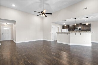 1163 Eagles Nest Ln in Clarksville, TN - Building Photo - Building Photo