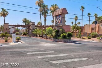 5405 Indian River Dr in Las Vegas, NV - Building Photo - Building Photo