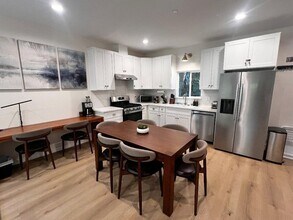 429 N Cordova St, Unit 429 B in Alhambra, CA - Foto de edificio - Building Photo