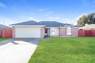 404 Ridge Dr in Everman, TX - Building Photo