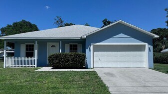 4855 Sparrow Dr in St. Cloud, FL - Building Photo