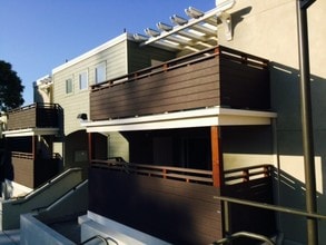 Ridgecrest Terrace in Pinole, CA - Foto de edificio - Building Photo