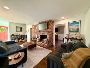 7710 Chadwick St in Prairie Village, KS - Foto de edificio - Building Photo