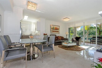 1824 Brickell Ave in Miami, FL - Foto de edificio - Building Photo