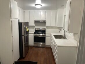 7638 Newlin Ave, Unit Uptown Whittier in Whittier, CA - Foto de edificio - Building Photo