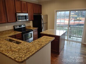 626 Raya Ct in Charlotte, NC - Foto de edificio - Building Photo