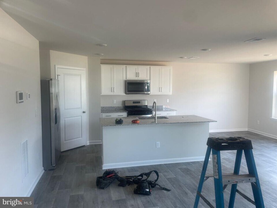 106 Gossard Wy in Stephens City, VA - Building Photo