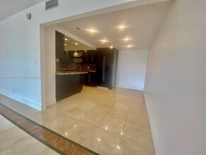 1800 NE 114th St in Miami, FL - Building Photo - Building Photo