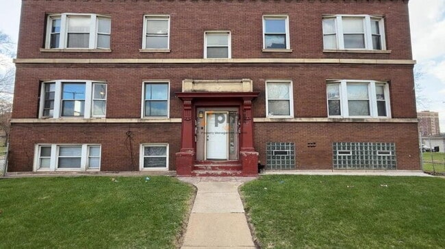 property at 672 Connecticut St