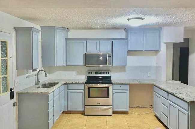 3670 S 4265 W in West Valley City, UT - Foto de edificio - Building Photo