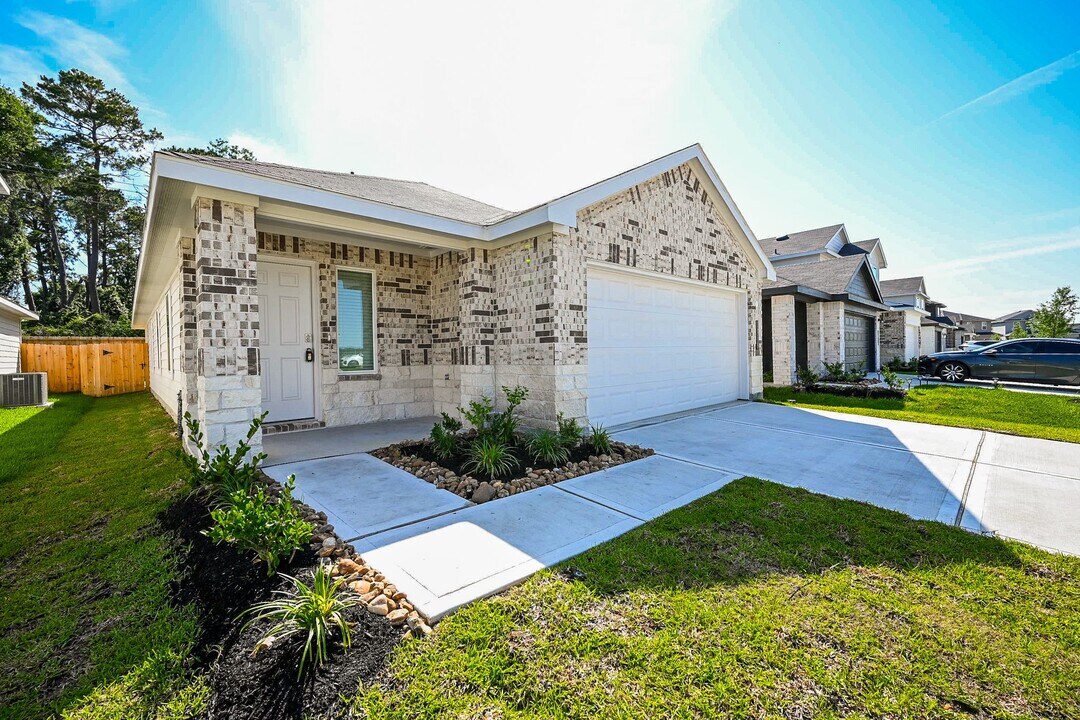 1003 Vilana Rdg Ln in Houston, TX - Building Photo