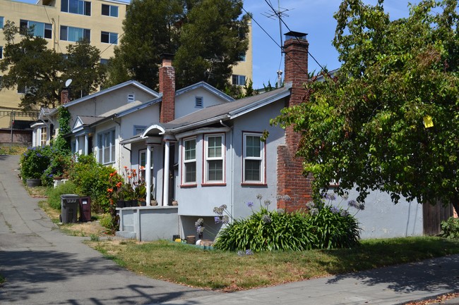 335-345 Perkins St in Oakland, CA - Foto de edificio - Building Photo